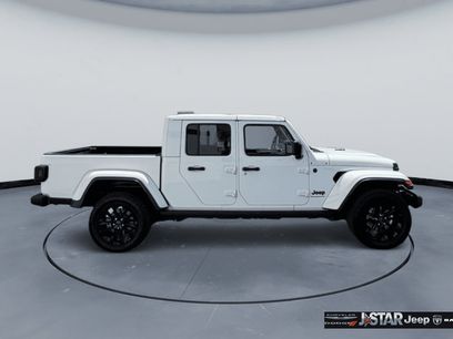 Used 2025 Jeep Gladiator Sport