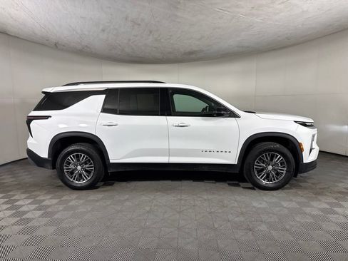 Certified 2026 Chevrolet Traverse LT AWD/4WD image 4