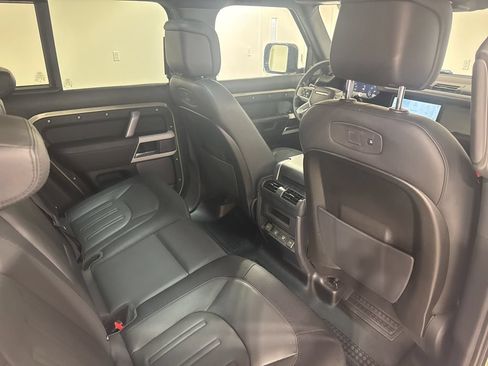 Used 2021 Land Rover Defender 110 X-Dynamic HSE AWD/4WD image 24