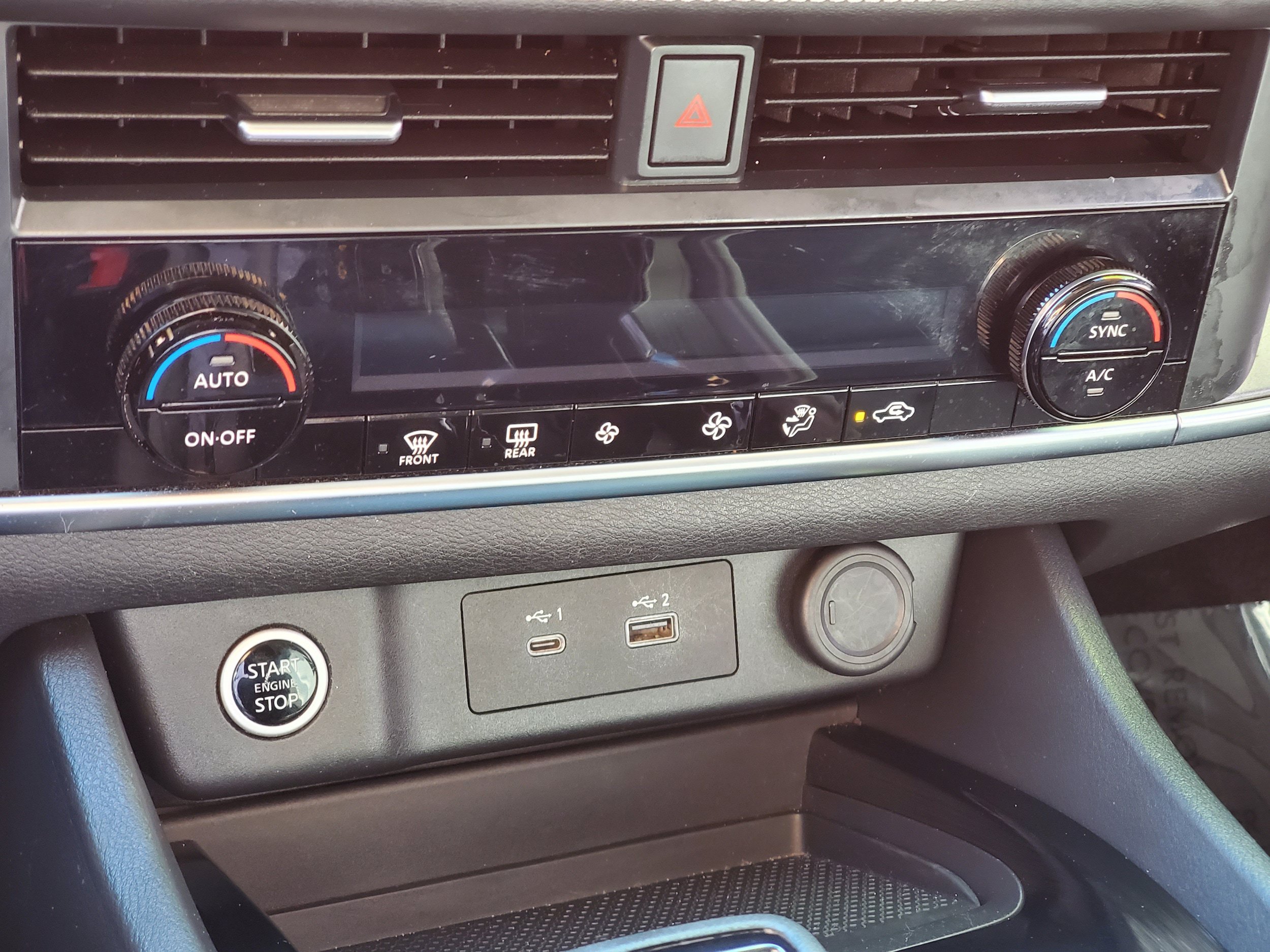 Used 2023 Nissan Rogue SV AWD/4WD image 19