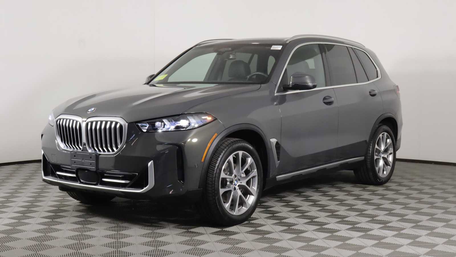 Used 2026 BMW X5 xDrive40i AWD/4WD image 3