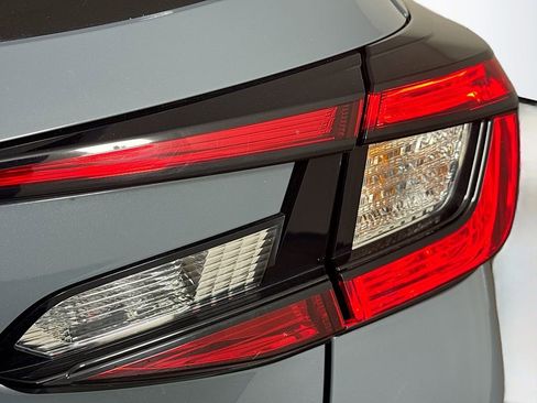 Used 2024 Subaru Crosstrek 2.0i Premium image 32