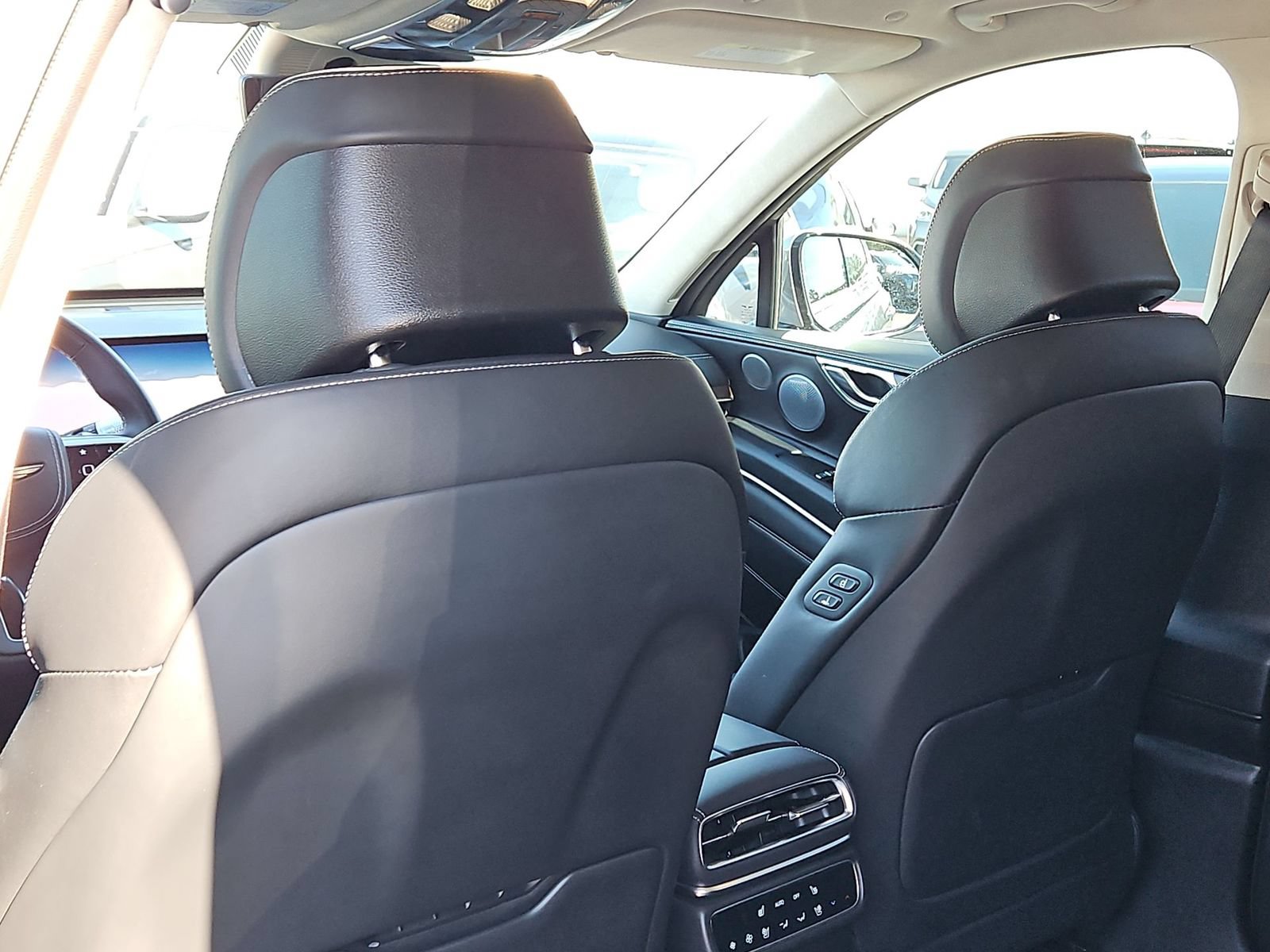 Certified 2025 Genesis GV80 3.5T Prestige AWD/4WD image 16
