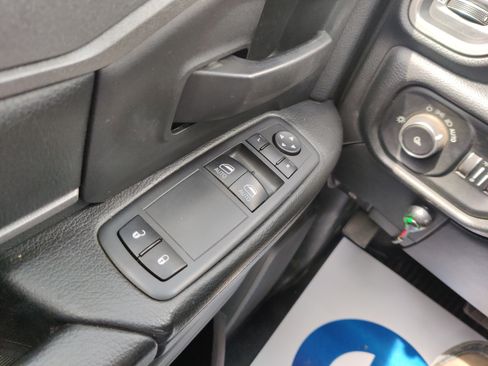 Used 2020 RAM 3500 Tradesman w/ Chrome Appearance Group image 24