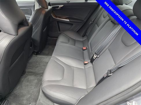Used 2018 Volvo S60 T5 Inscription Platinum image 14
