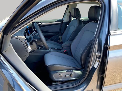 New 2026 Volkswagen Jetta SE FWD image 9