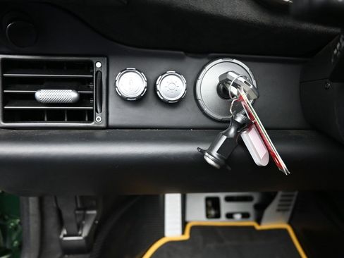 Used 1995 Porsche 911 Carrera image 22