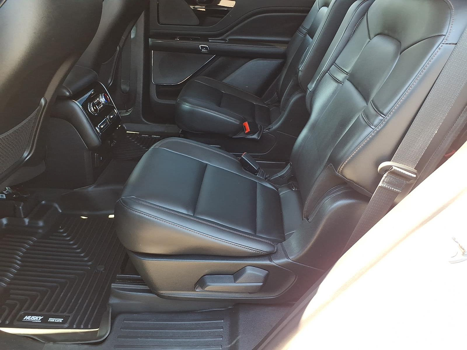 Used 2023 Lincoln Aviator AWD w/ Premium Package image 18