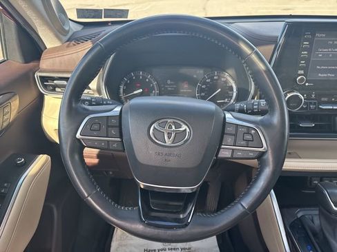 Used 2020 Toyota Highlander Limited image 28