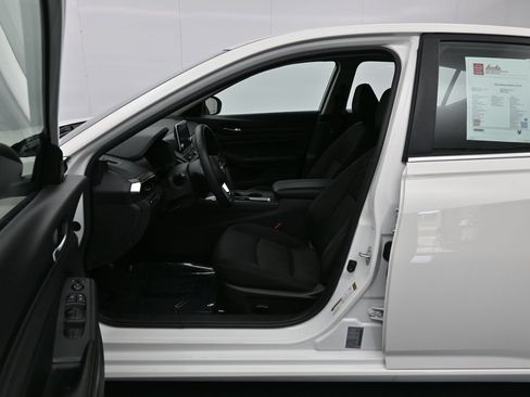 Certified 2025 Nissan Altima 2.5 SV FWD image 20