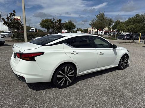 Certified 2022 Nissan Altima 2.5 SR image 6