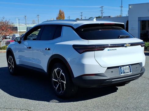 New 2026 Chevrolet Equinox EV LT image 5