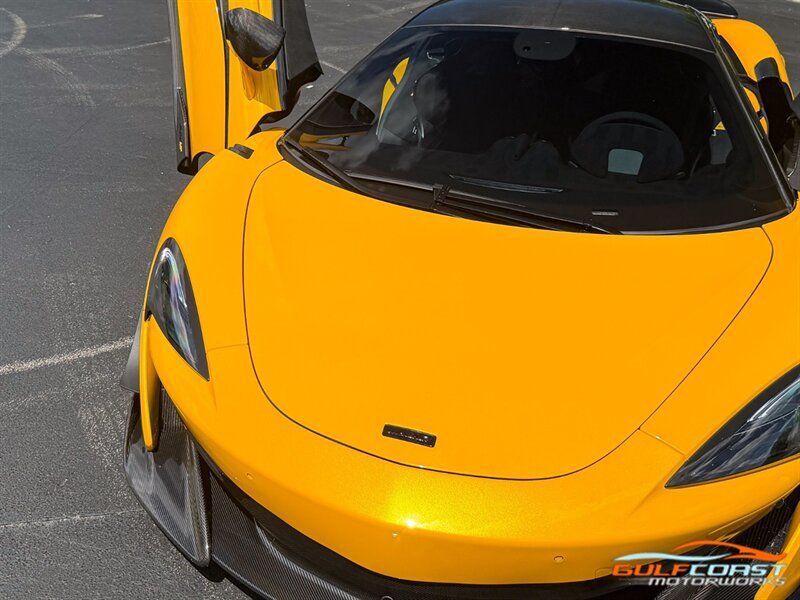 Used 2019 McLaren 600LT RWD image 4