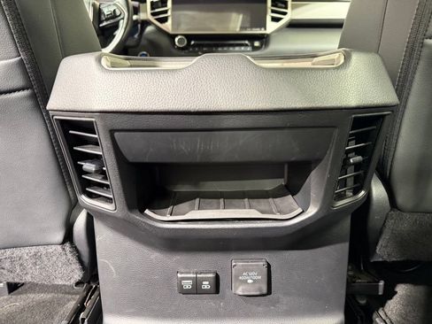 Used 2024 Toyota Tundra Limited AWD/4WD image 21