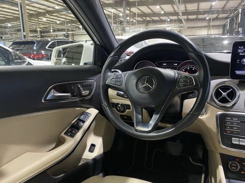 Used 2018 Mercedes-Benz GLA 250 image 3