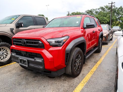 Used 2025 Toyota 4Runner SR5 RWD image 3