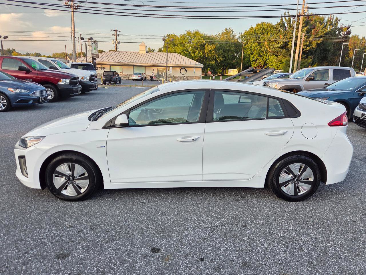 Used 2020 Hyundai Ioniq Blue FWD image 7
