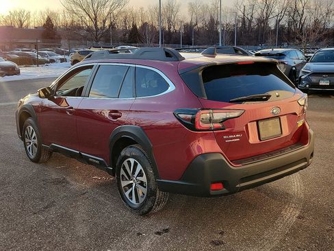 Used 2025 Subaru Outback Premium image 4