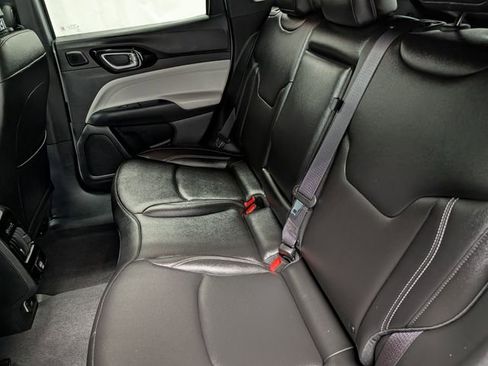 Used 2025 Jeep Compass Limited w/ Sun & Sound Group AWD/4WD image 13