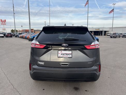 Used 2022 Ford Edge SE image 4