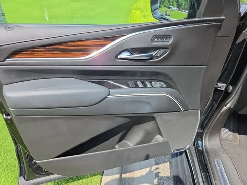 Used 2023 Cadillac Escalade Premium Luxury RWD image 15