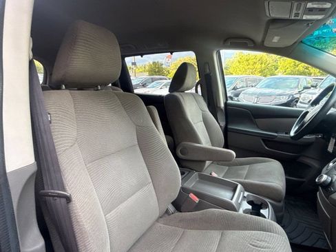 Used 2012 Honda Odyssey EX image 18