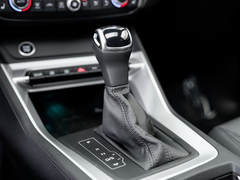 Certified 2025 Audi Q3 2.0T Premium Plus w/ Premium Plus Package image 18