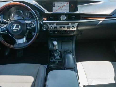 Used 2018 Lexus ES 350 350 w/ Navigation System Package image 12