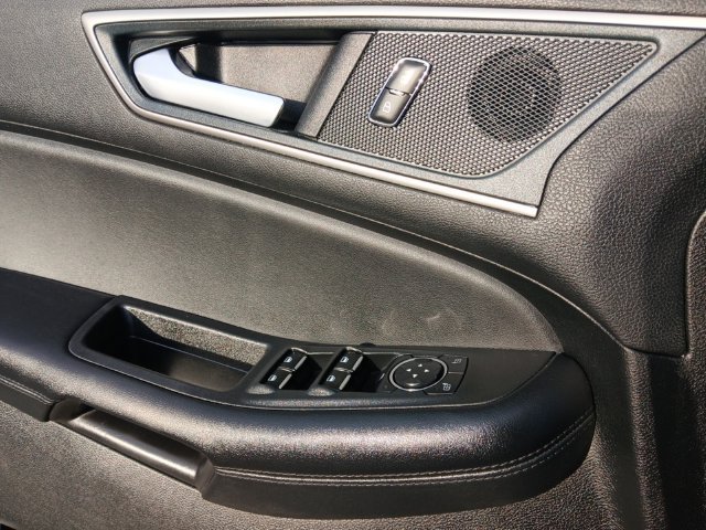 Used 2024 Ford Edge SEL AWD/4WD image 17