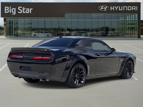 Used 2022 Dodge Challenger R/T Scat Pack RWD image 4
