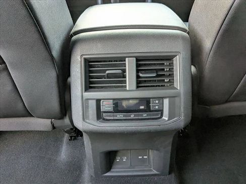 Used 2023 Volkswagen Atlas SEL AWD/4WD image 18