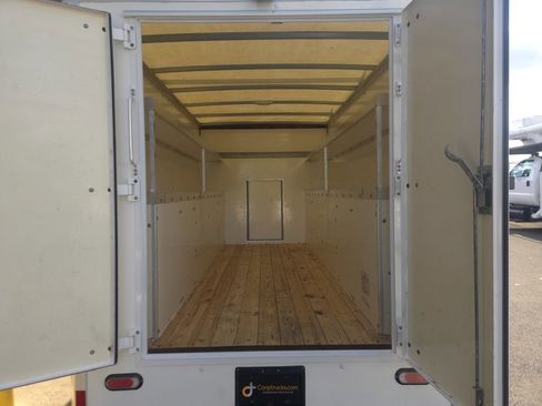 Used 2022 Ford E-350 and Econoline 350 Super Duty w/ Power Windows & Locks Group RWD image 11