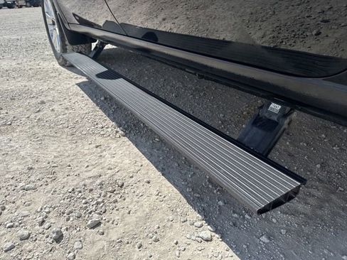 Used 2021 Chevrolet Silverado 1500 LTZ image 11