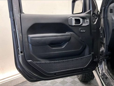 Used 2025 Jeep Gladiator Mojave image 24