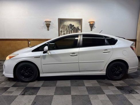 Used 2012 Toyota Prius Two FWD image 2