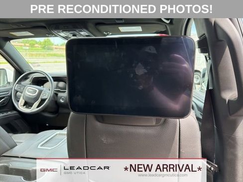 Used 2024 GMC Yukon XL Denali w/ Denali Reserve Package AWD/4WD image 16
