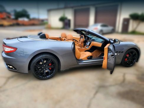 Used 2011 Maserati GranTurismo Convertible RWD image 42
