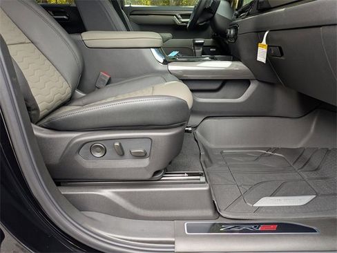 New 2026 Chevrolet Silverado 1500 ZR2 w/ Dark Appearance Package image 38
