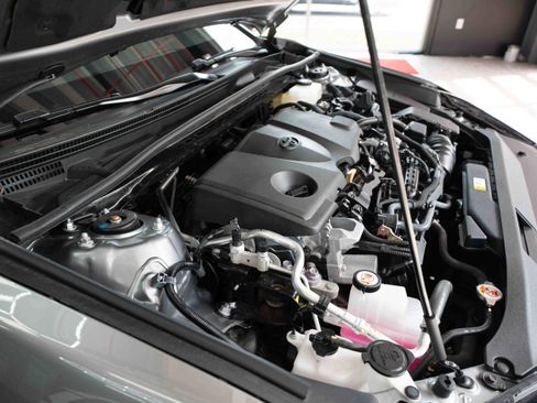 Used 2025 Toyota Camry SE w/ Convenience Package image 31