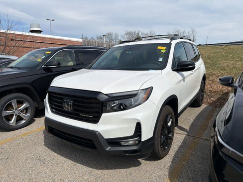 Used 2025 Honda Passport Black Edition image 8