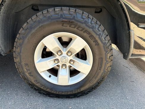 Used 2019 RAM 1500 Classic SLT AWD/4WD image 7