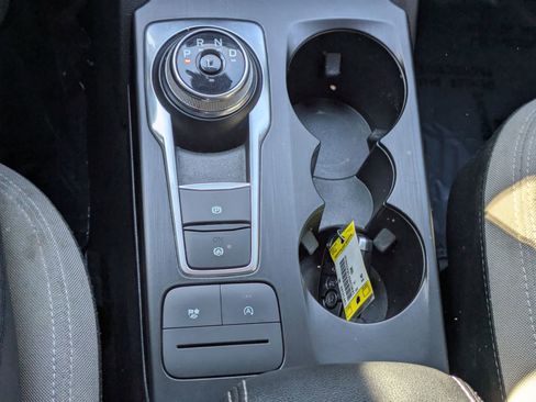 Used 2022 Ford Escape SE w/ Cold Weather Package image 20