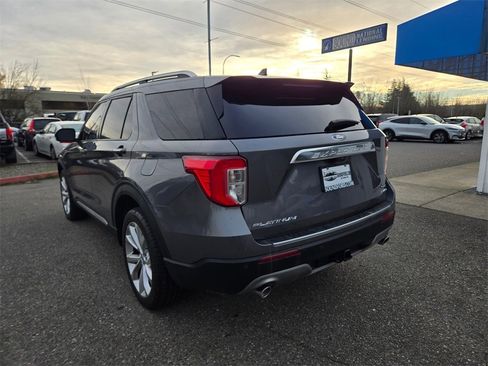 Used 2022 Ford Explorer Platinum w/ Technology Package image 7