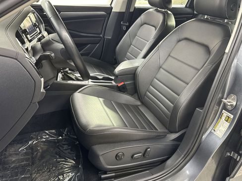 Used 2024 Volkswagen Jetta SE image 17