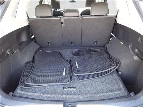 Used 2022 Volkswagen Tiguan SE image 8