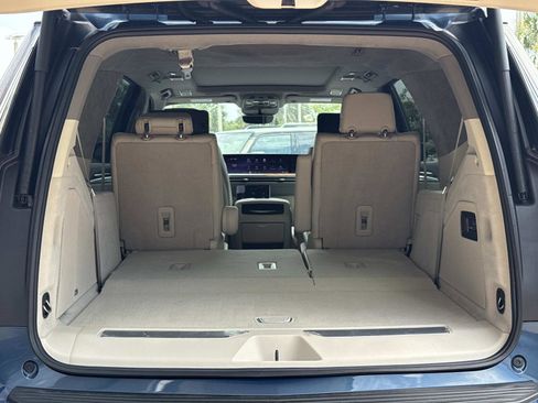 Used 2025 Cadillac Escalade Sport Platinum AWD/4WD image 5