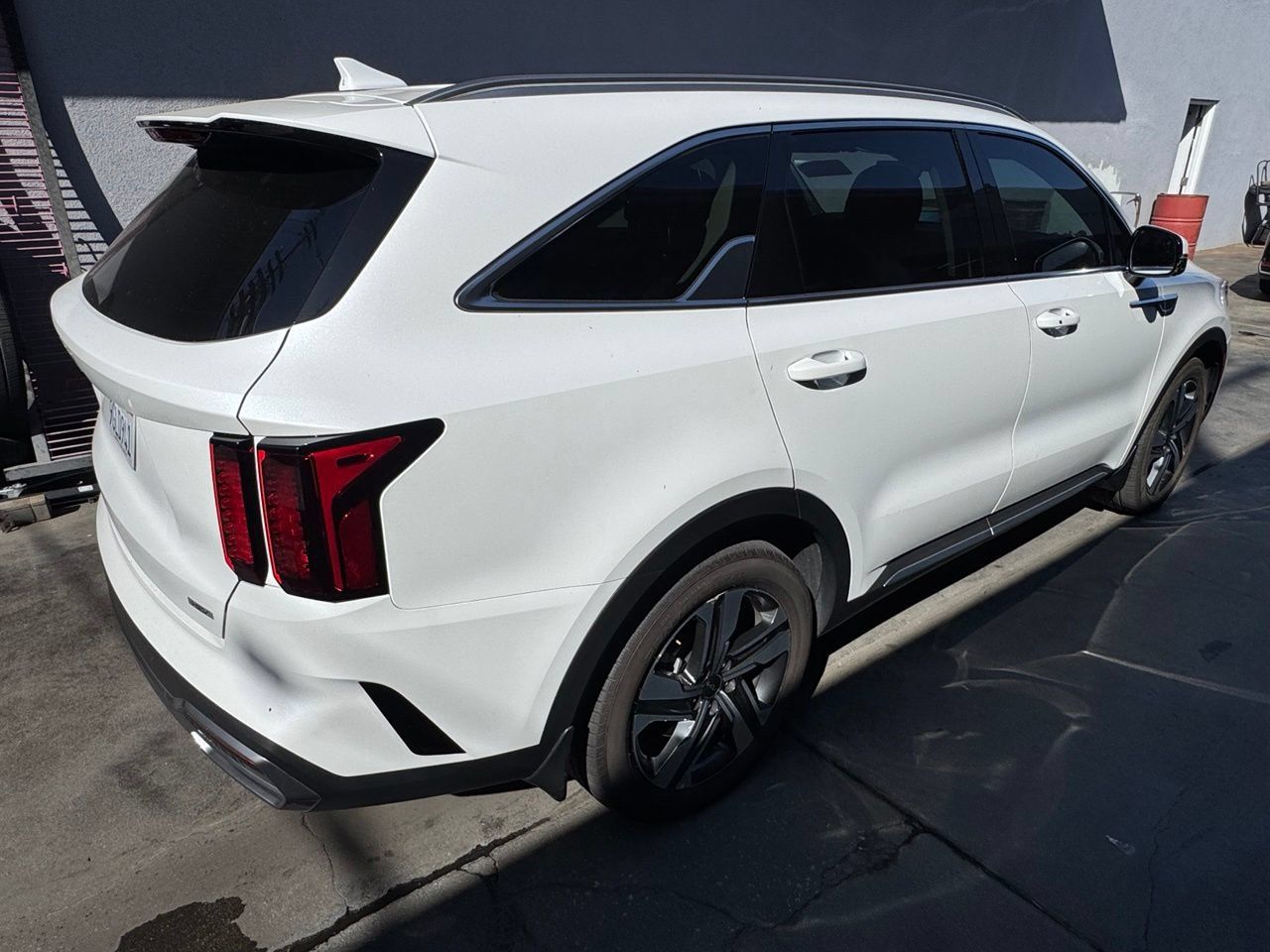 Used 2023 Kia Sorento EX AWD/4WD image 3