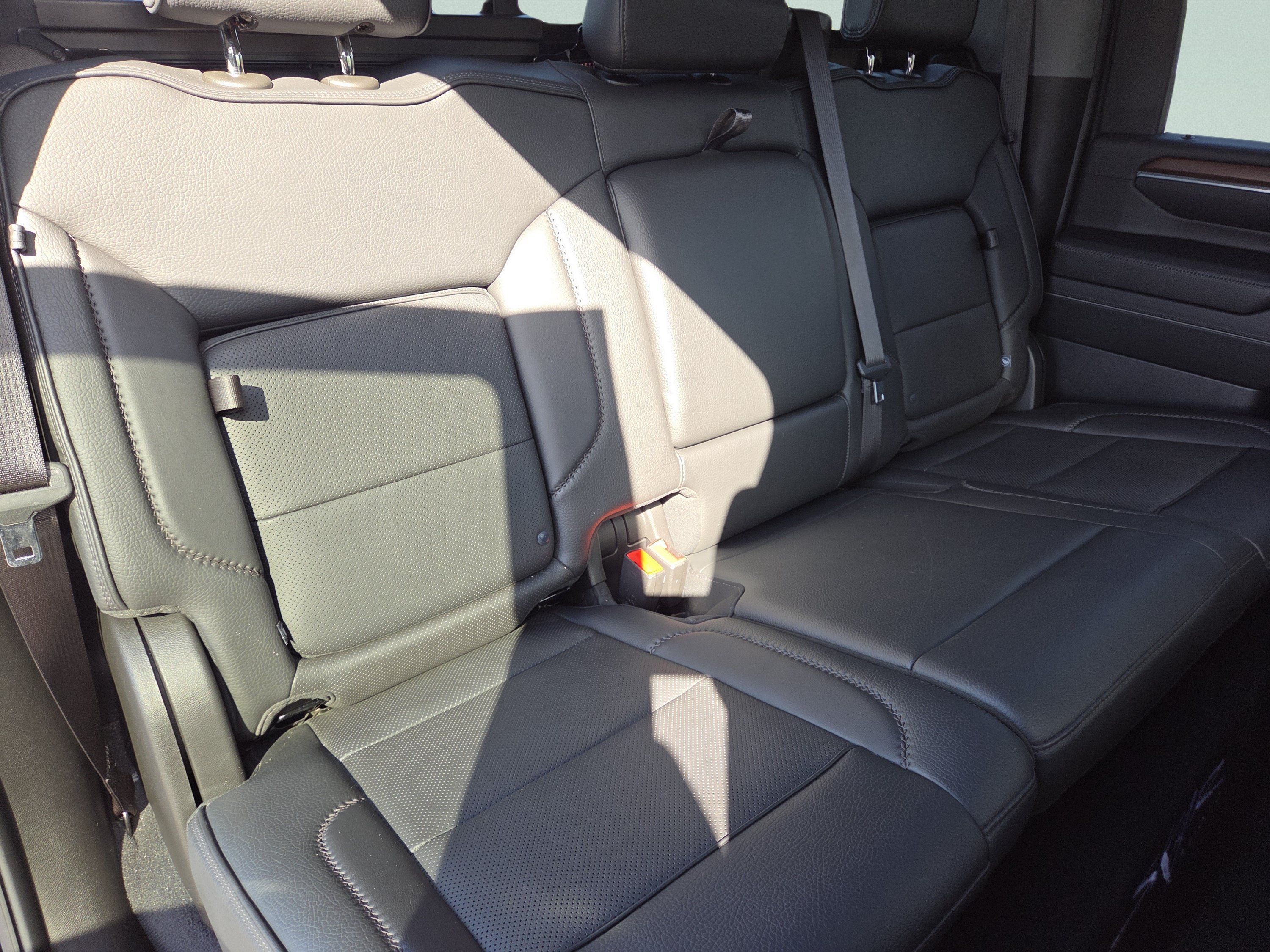 Used 2024 GMC Sierra 2500 Denali AWD/4WD image 5
