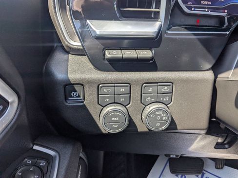 Used 2025 Chevrolet Silverado 2500 LTZ w/ LTZ Premium Package AWD/4WD image 22