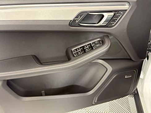 Certified 2026 Porsche Macan AWD/4WD image 15